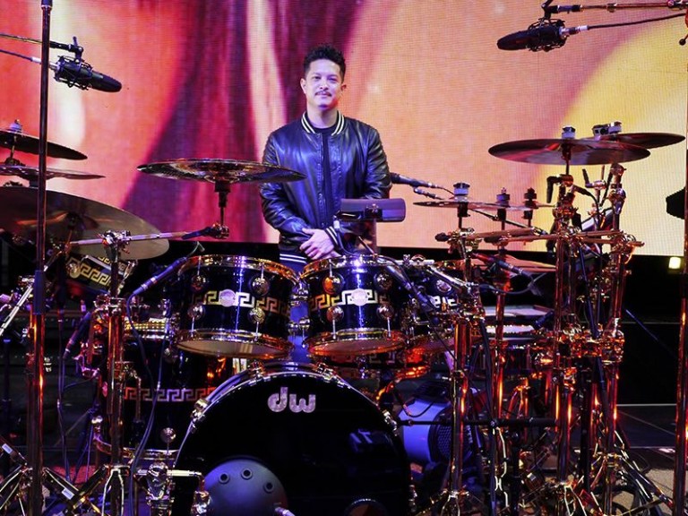 NEW SERIES - Backstage with&mldr; Eric Hernandez (Bruno Mars) - Mike Dolbear